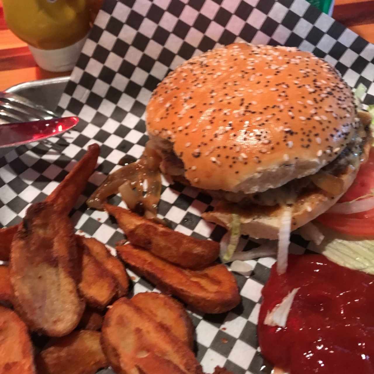 BURGER - PHILLY CHEESEBURGER