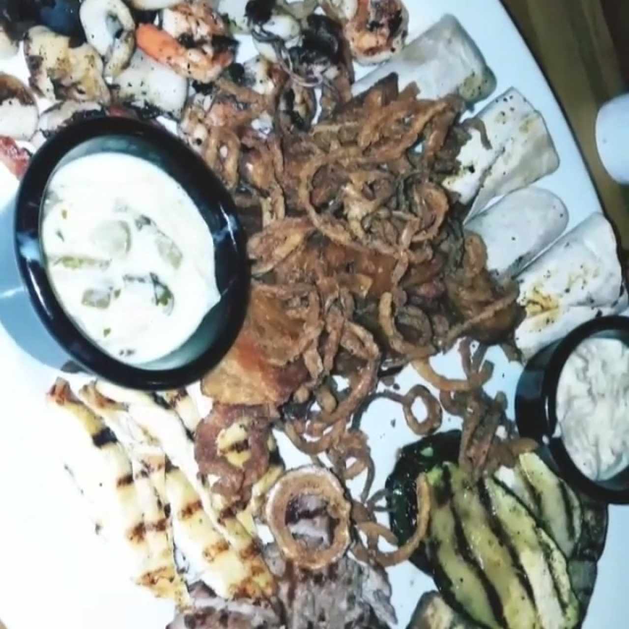 PLATOS FUERTES - CALIFORNIA SURF & TURF