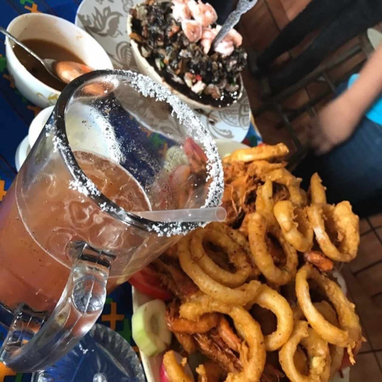 ceviche mixto y camarones empanizados