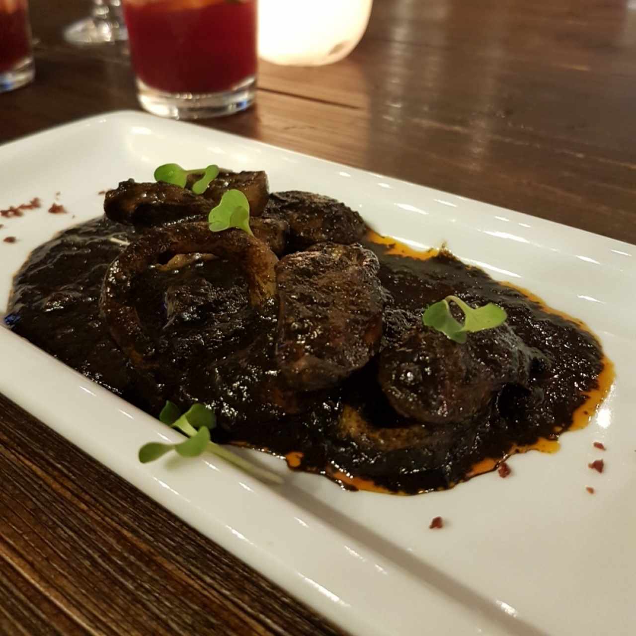 Calamares en su tinta con Chistorra y Pimientos