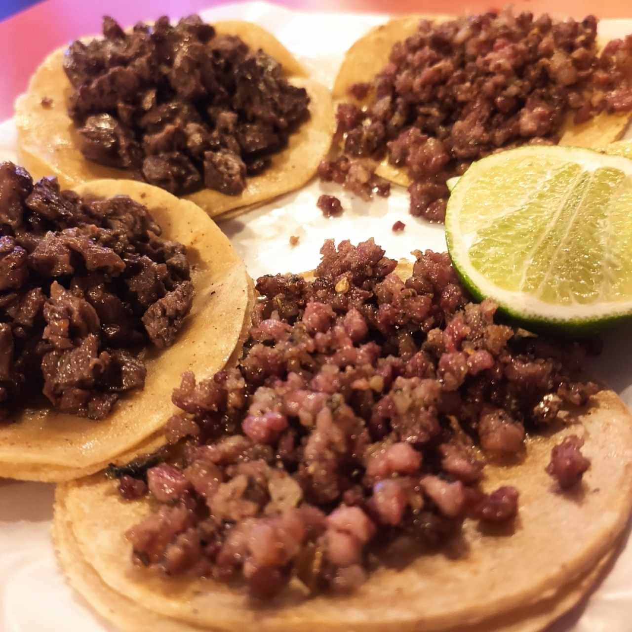 tacos de asada y longaniza