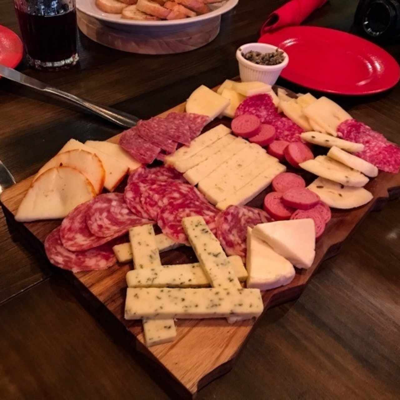 Tabla de quesos y jamones