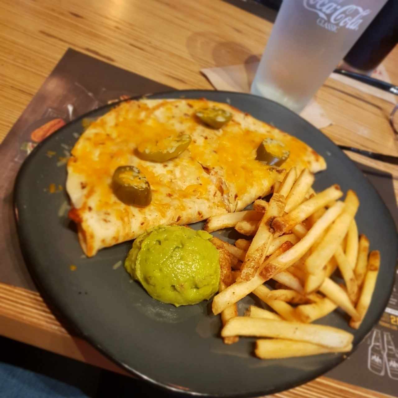 MÁS LUNCH - Chicken Quesadilla Más