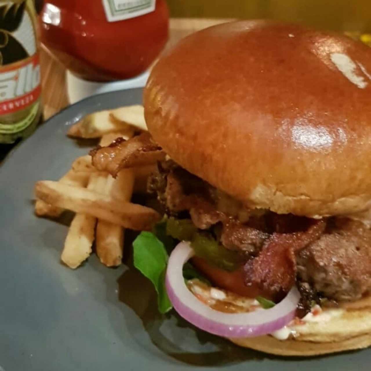 REAL BURGERS - Avocado Burger
