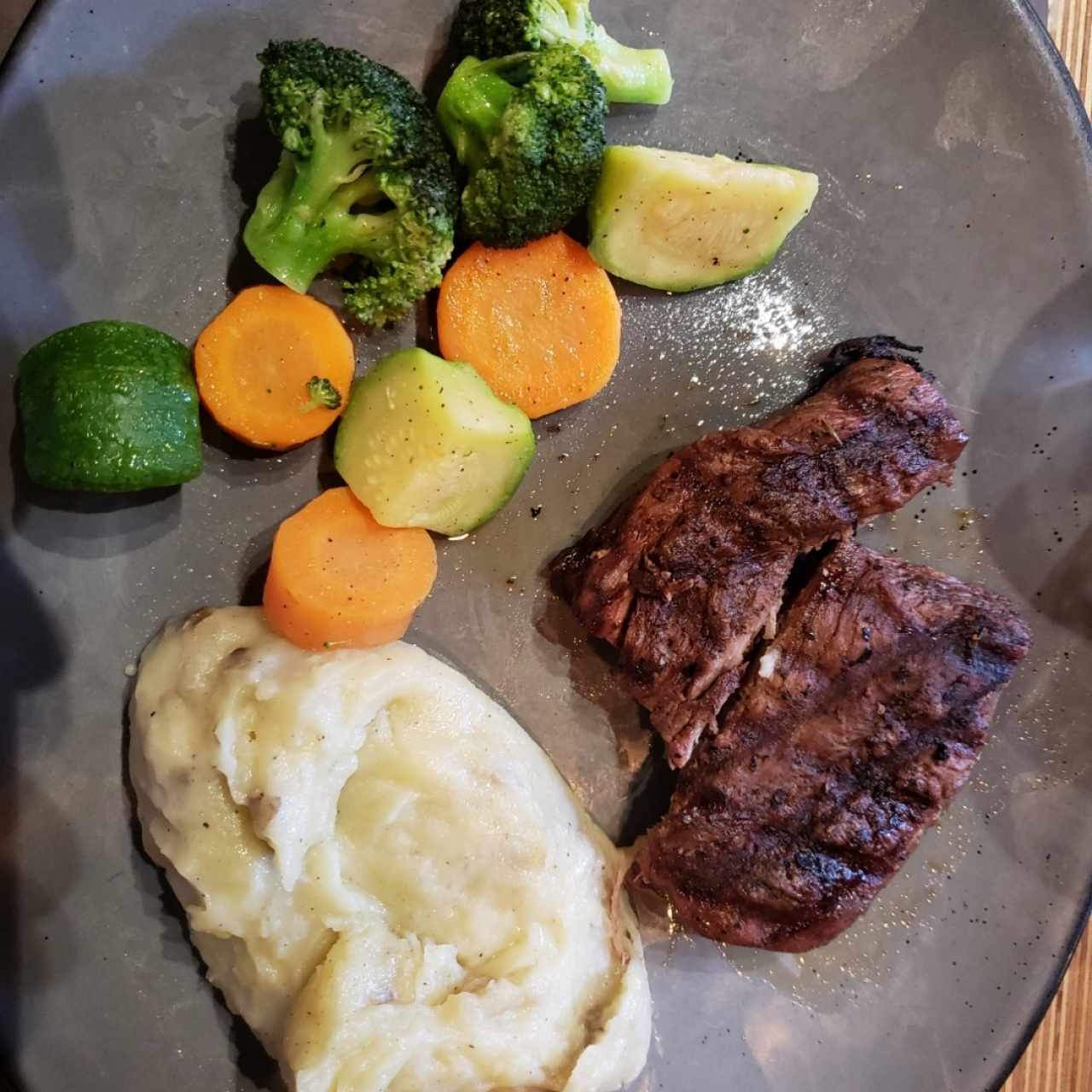 House Lomito 7 OZ
