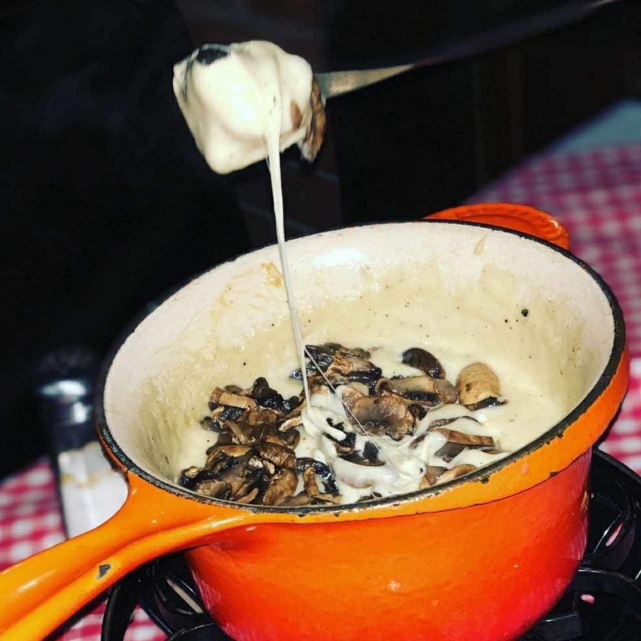fondue con champiñones