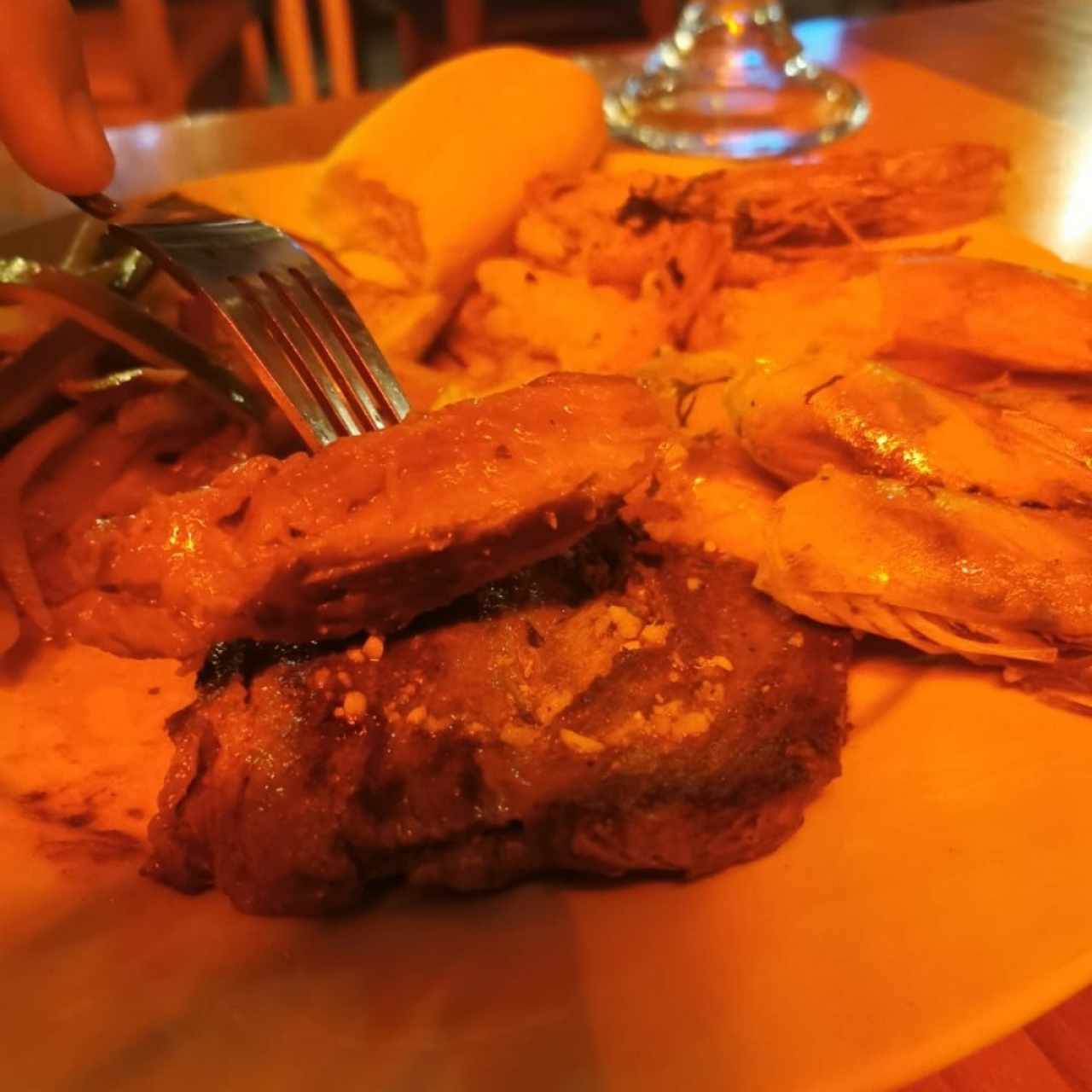 PLATOS FUERTES - Mar y Tierra