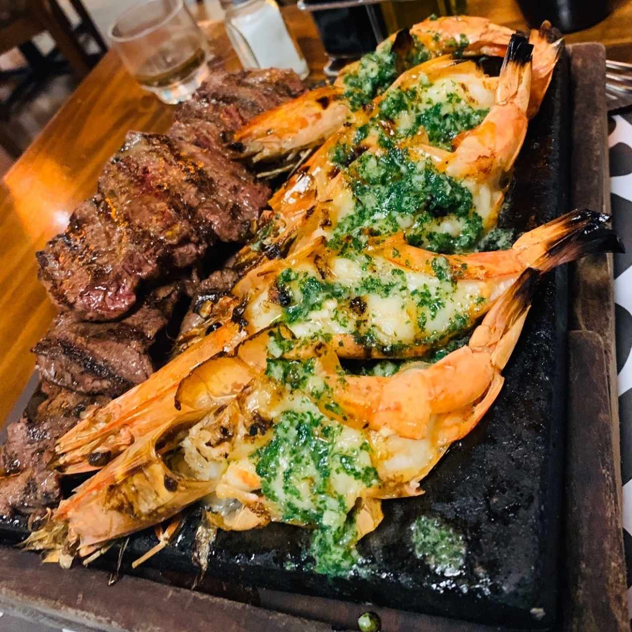 Entraña importada - Kansas Cut y camarones a la plancha 