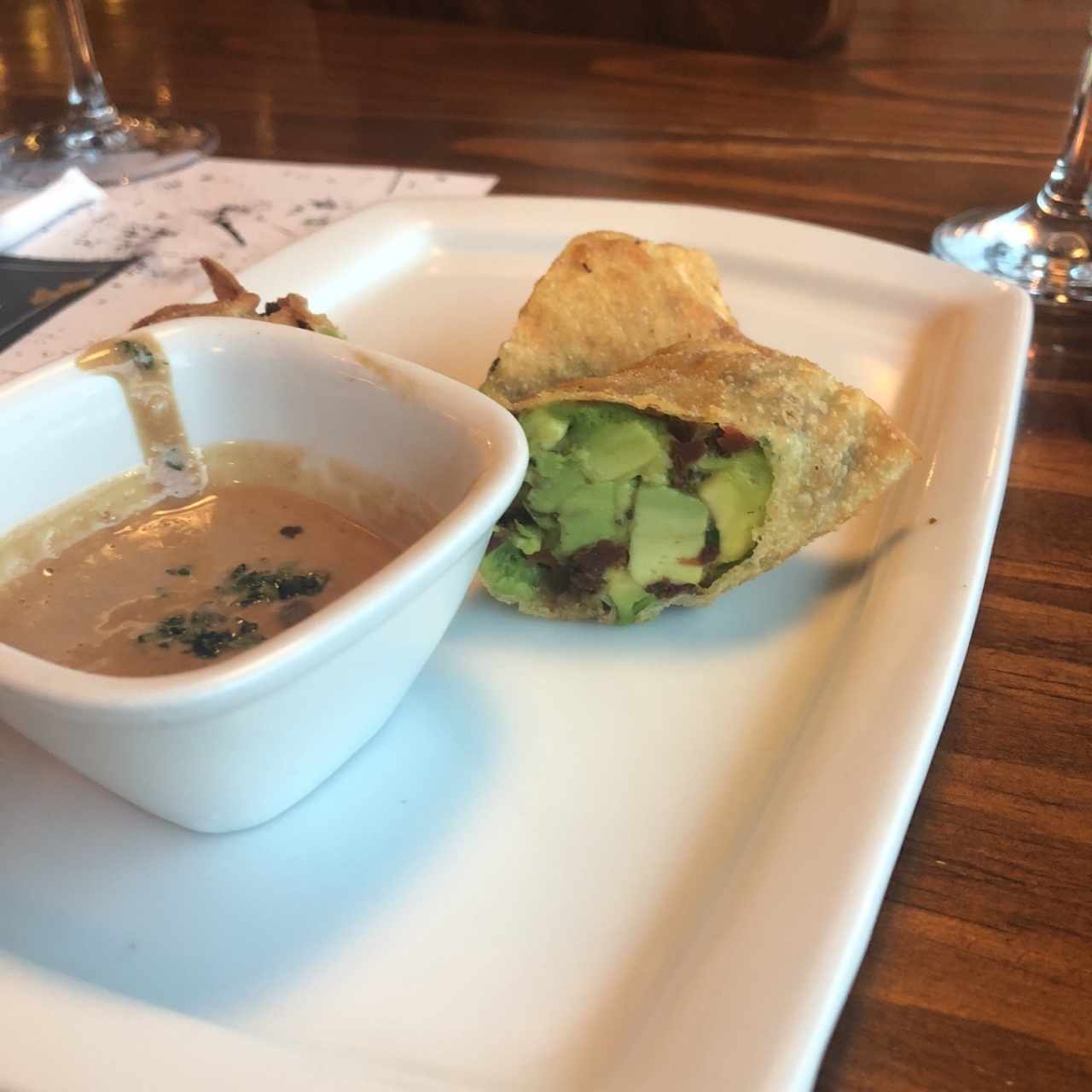 Taquitos de Aguacate (Eggrolls)