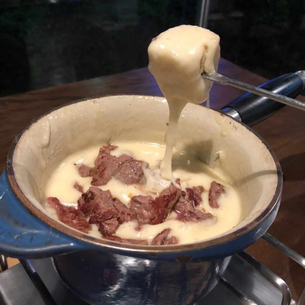 Fondue de Queso con Lomito