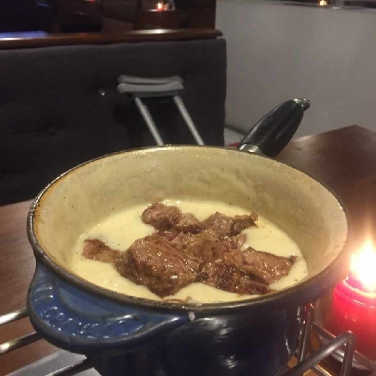 Queso con Lomito 2 P: Q.259 / 3 P: Q.335
