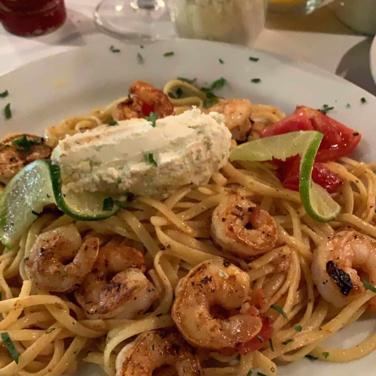 linguine con queso ricotta e limone