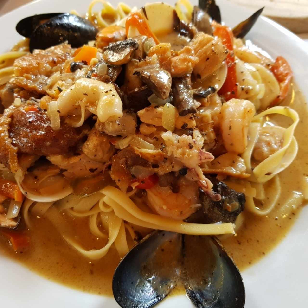 FETTUCCINE AI FRUTTI DI MARE