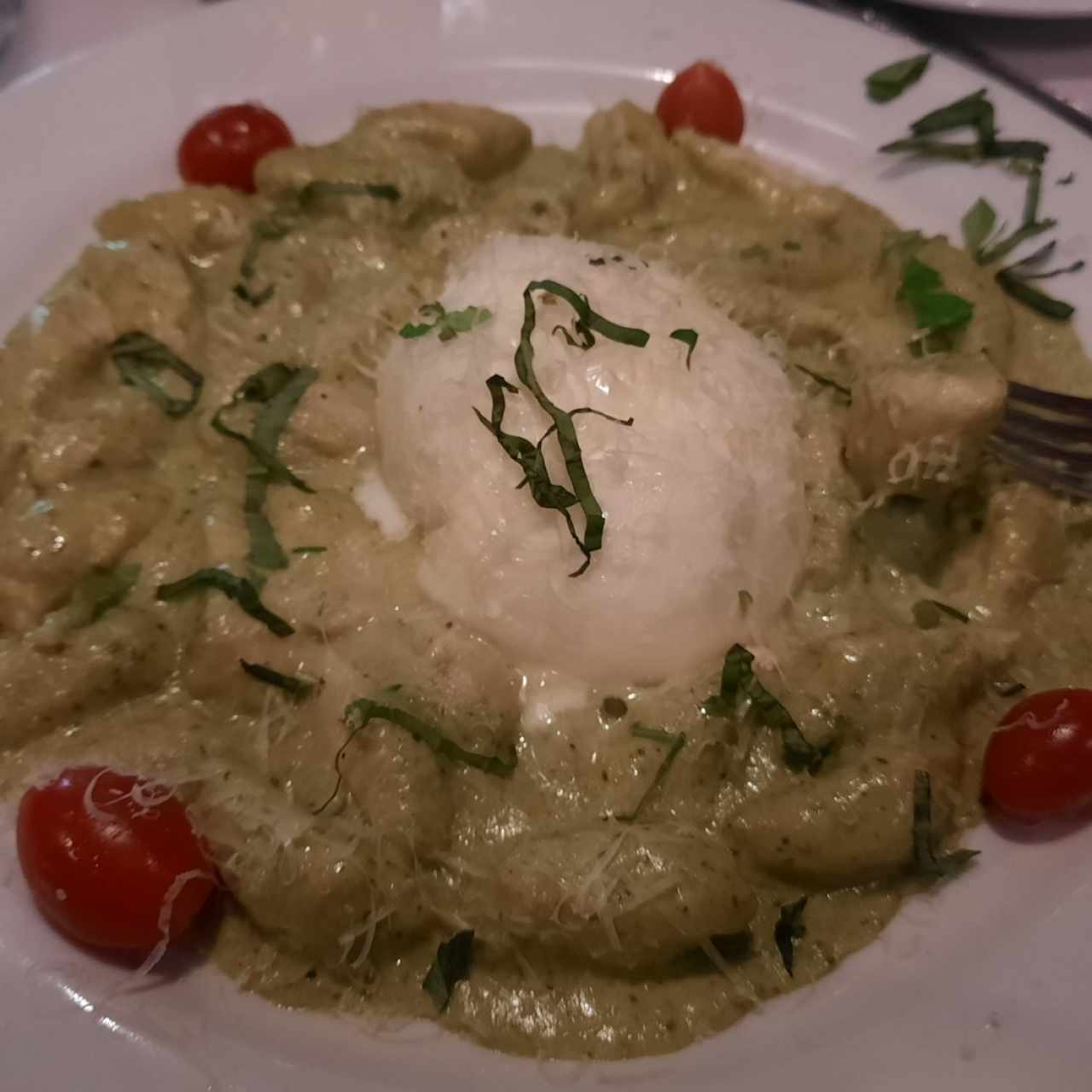 gnioqui al pesto e burrata