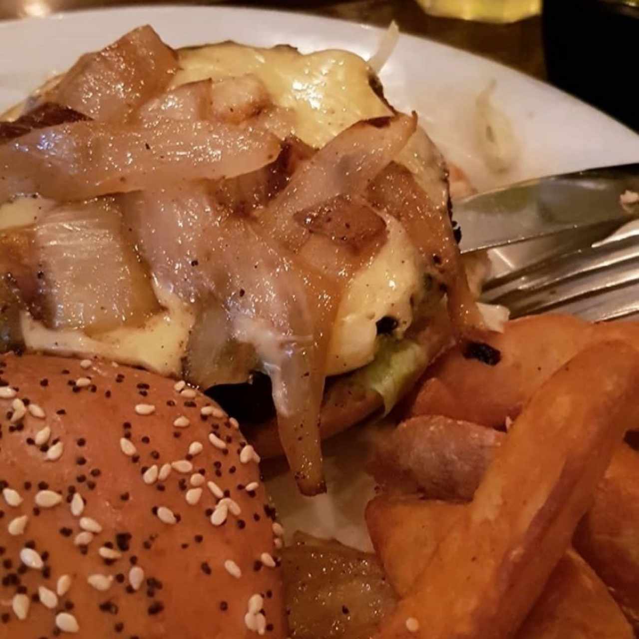 BURGER - SIGNATURE BURGER
