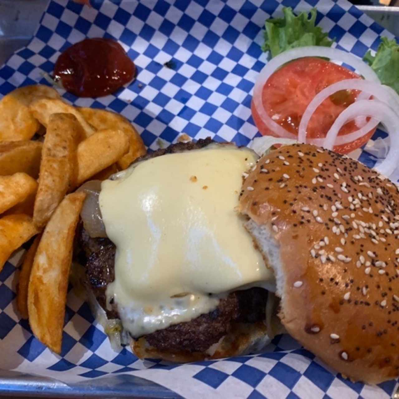 BURGER - PHILLY CHEESEBURGER
