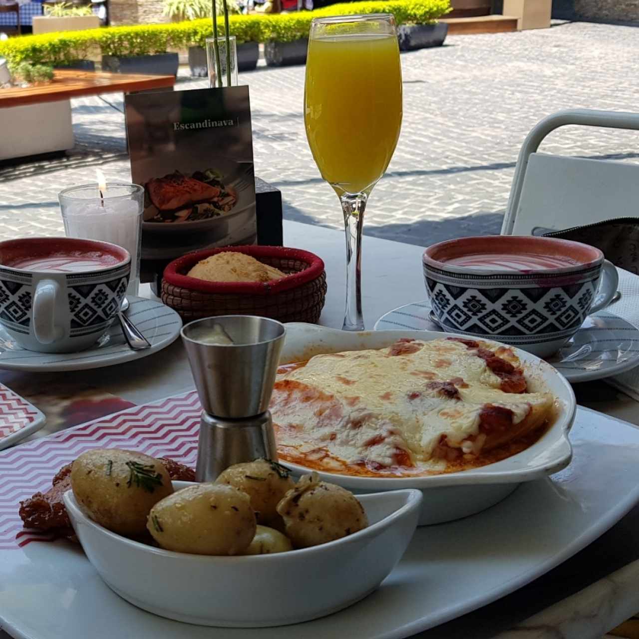 lasagña de tamalitos con papas al Romero  /Desayuno