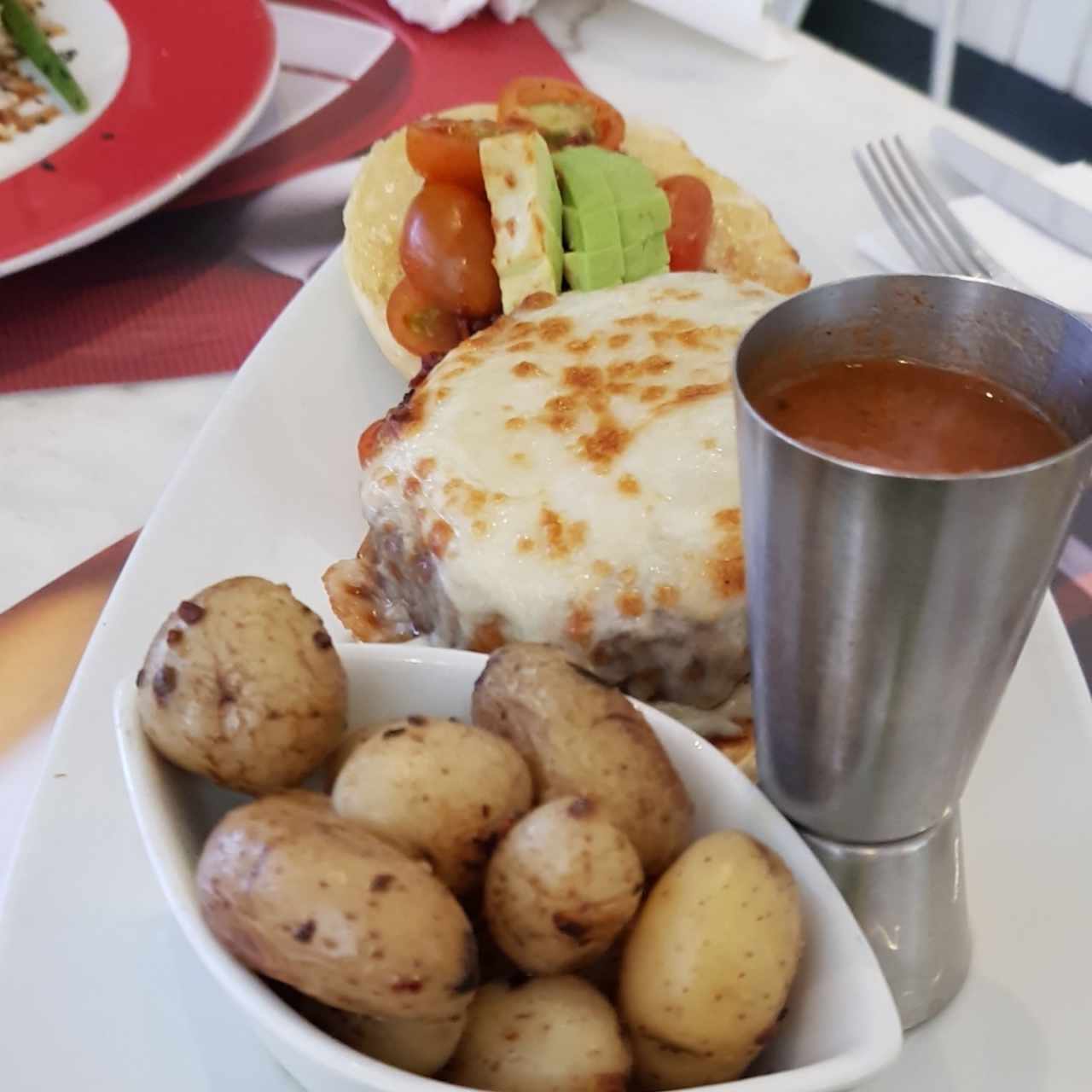 Burget de lomo con tres quesos