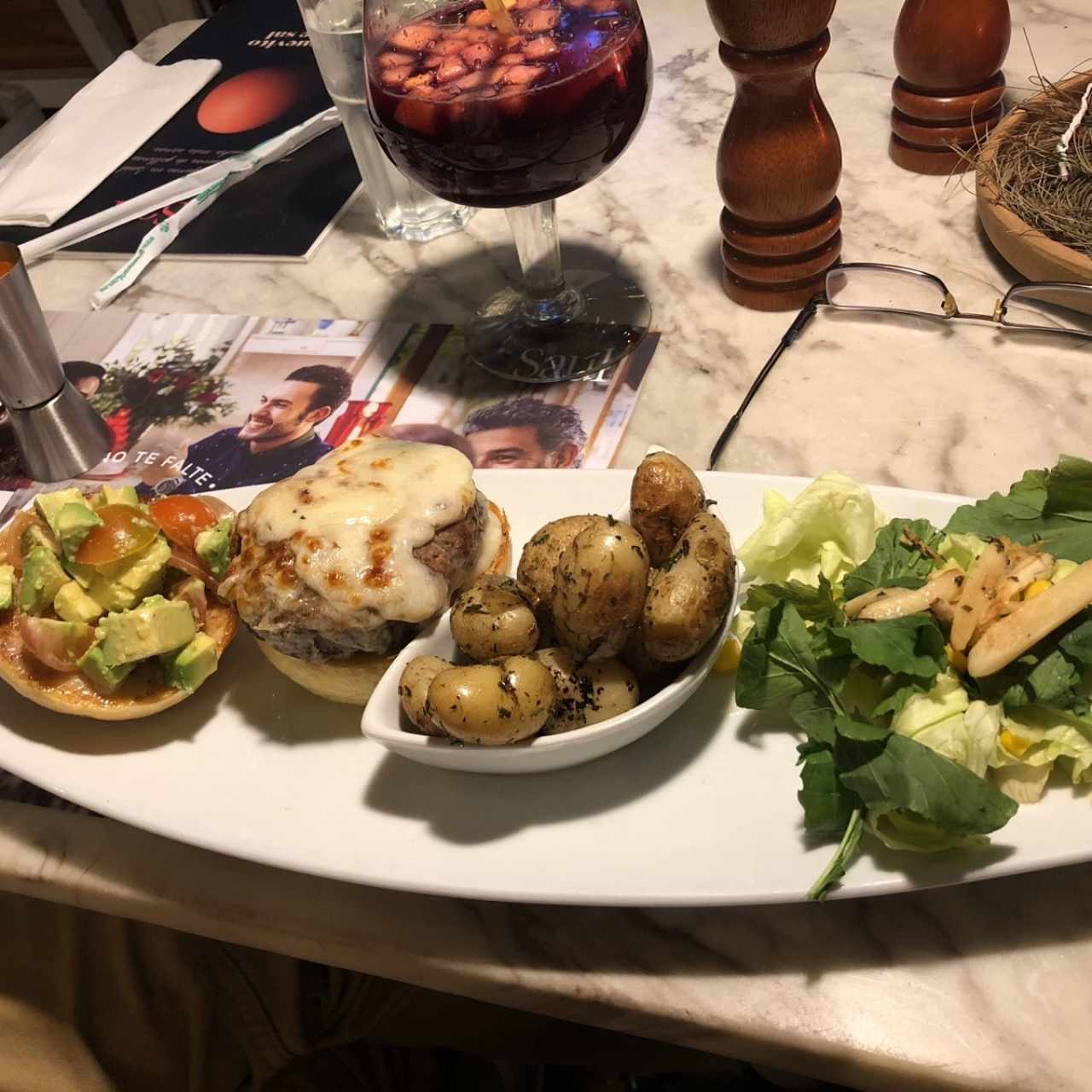 Burget de Lomo con Aguacate