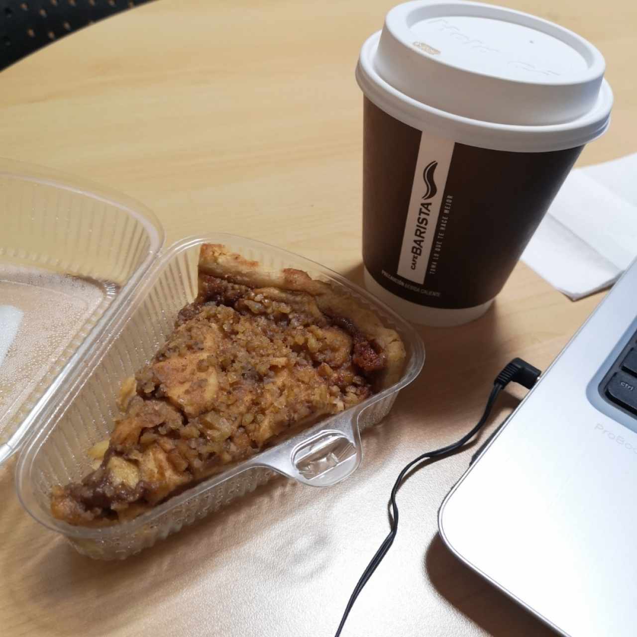 pie de manzana + capuchino