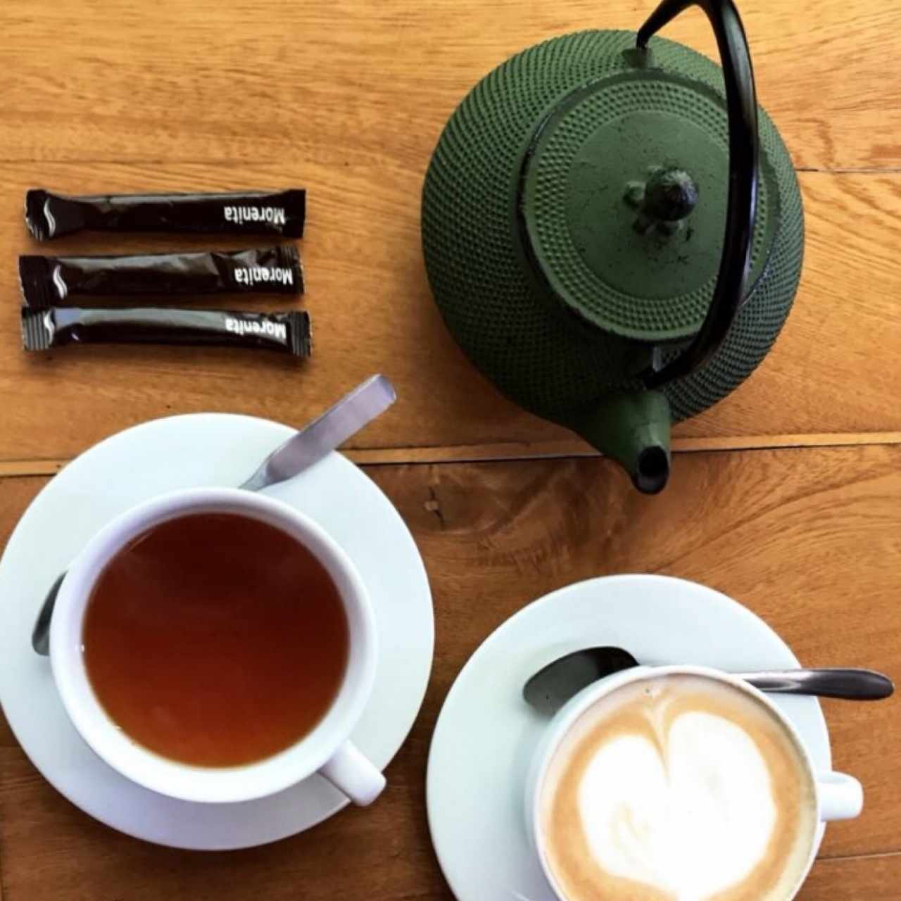 té de amaretto con manzana