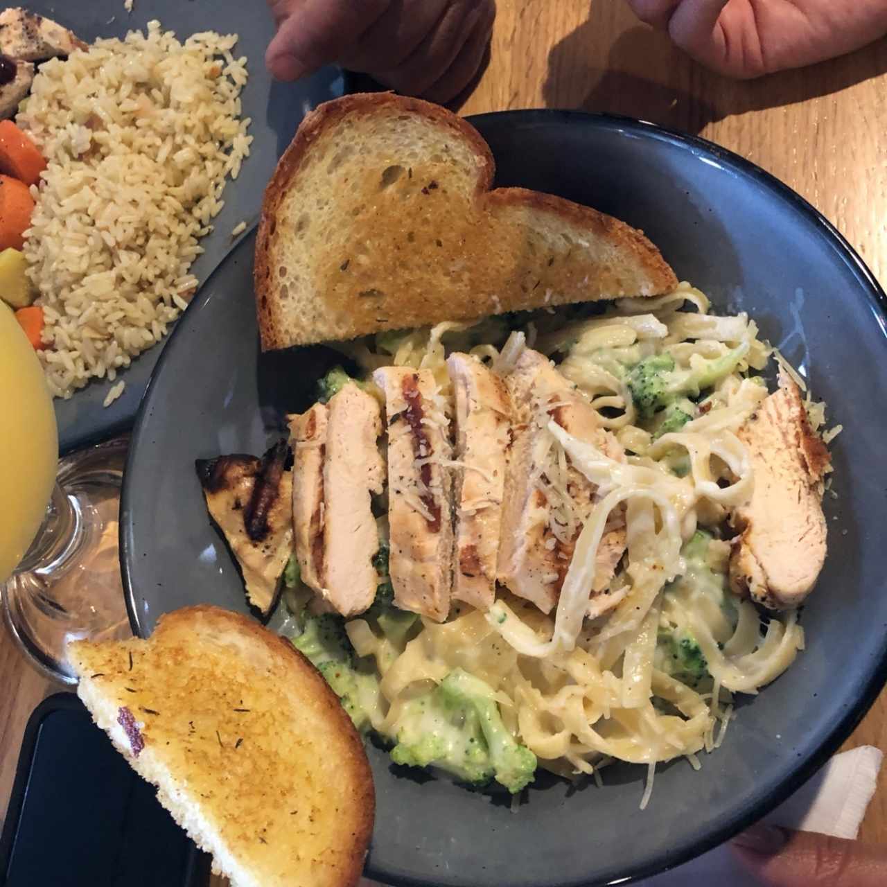 MÁS LUNCH - Chicken Alfredo Más