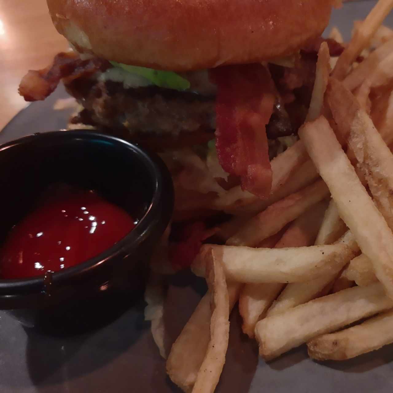 REAL BURGERS - Avocado Burger