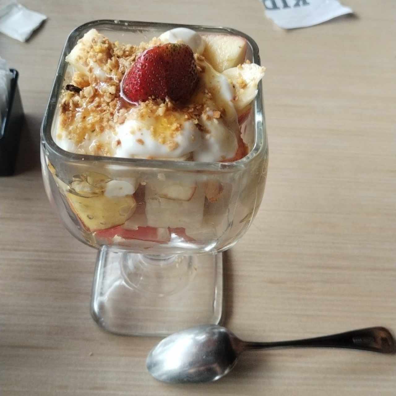 fruta con yogurt 