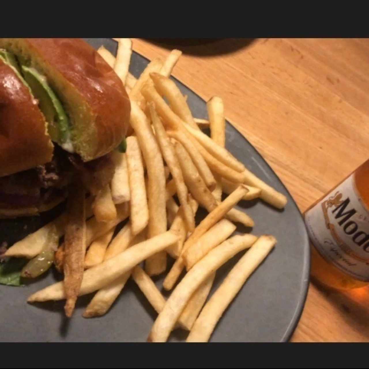 REAL BURGERS - Avocado Burger