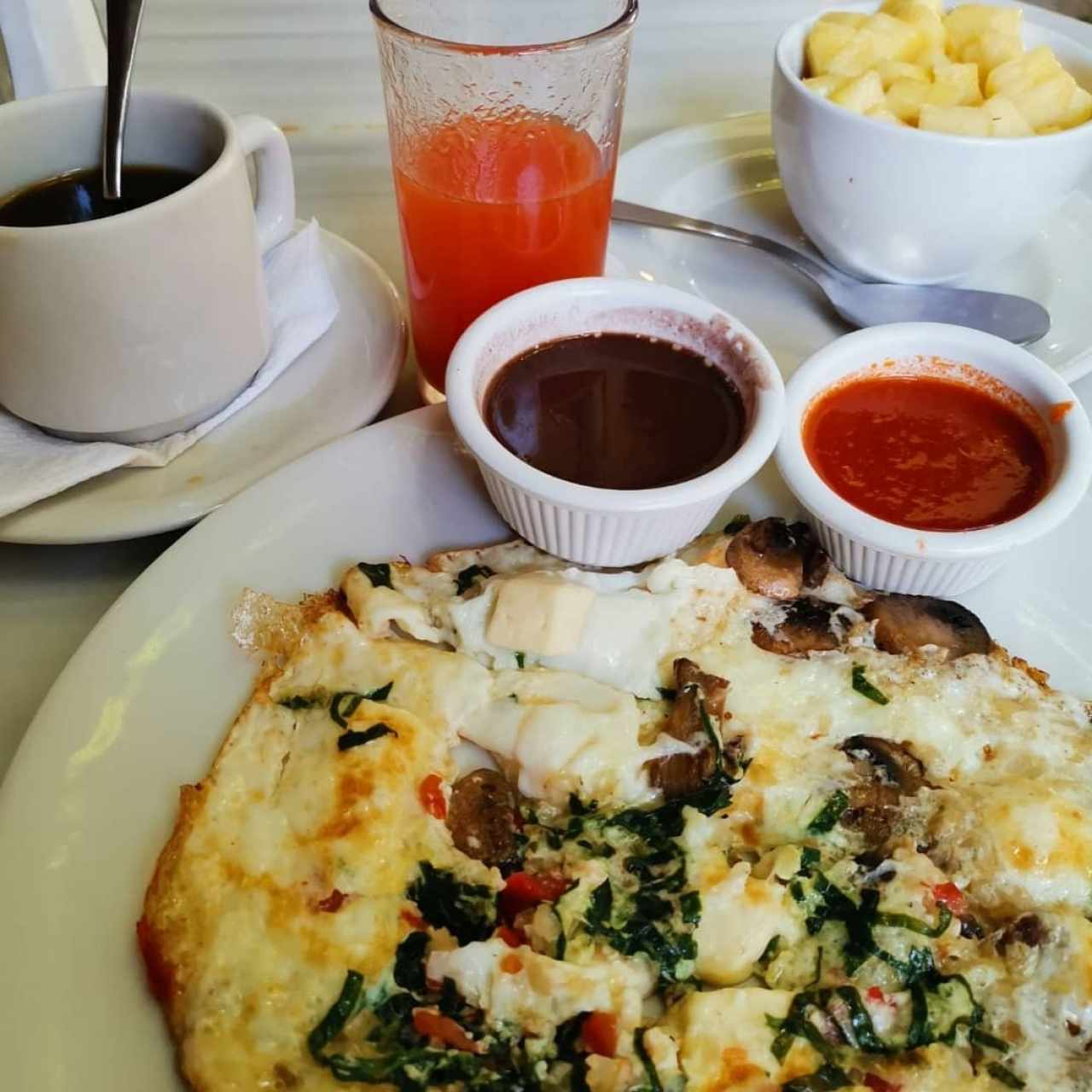 Omelette de Claras, Queso Panela y Vegetales