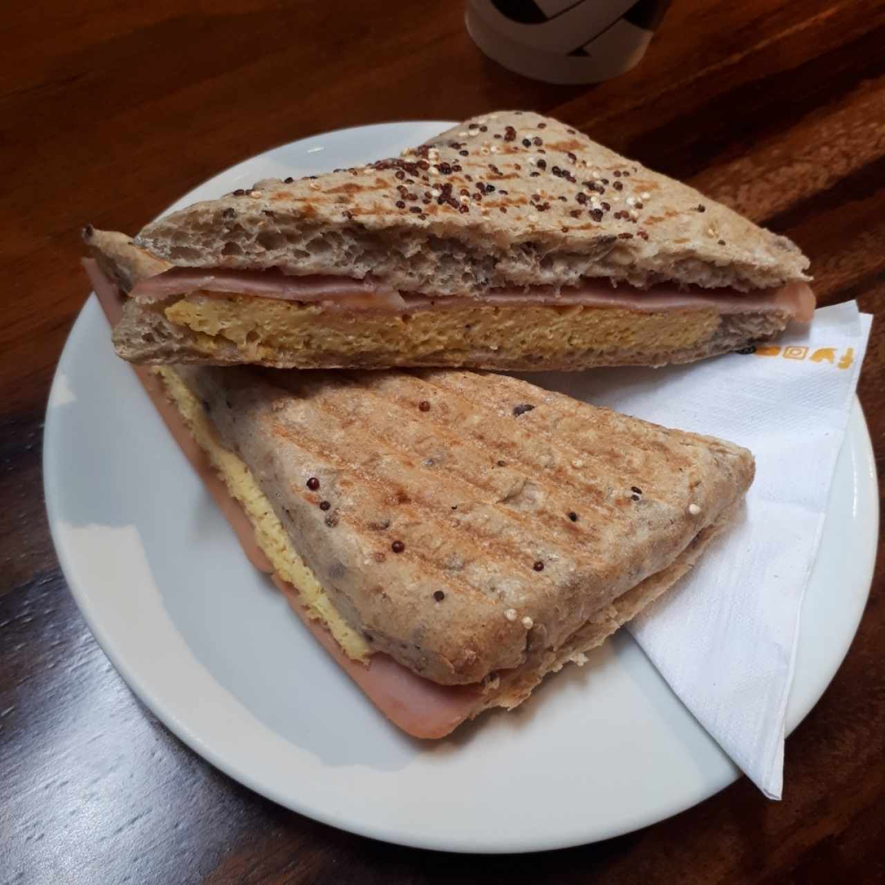 Sándwich D'huevito & Jamón