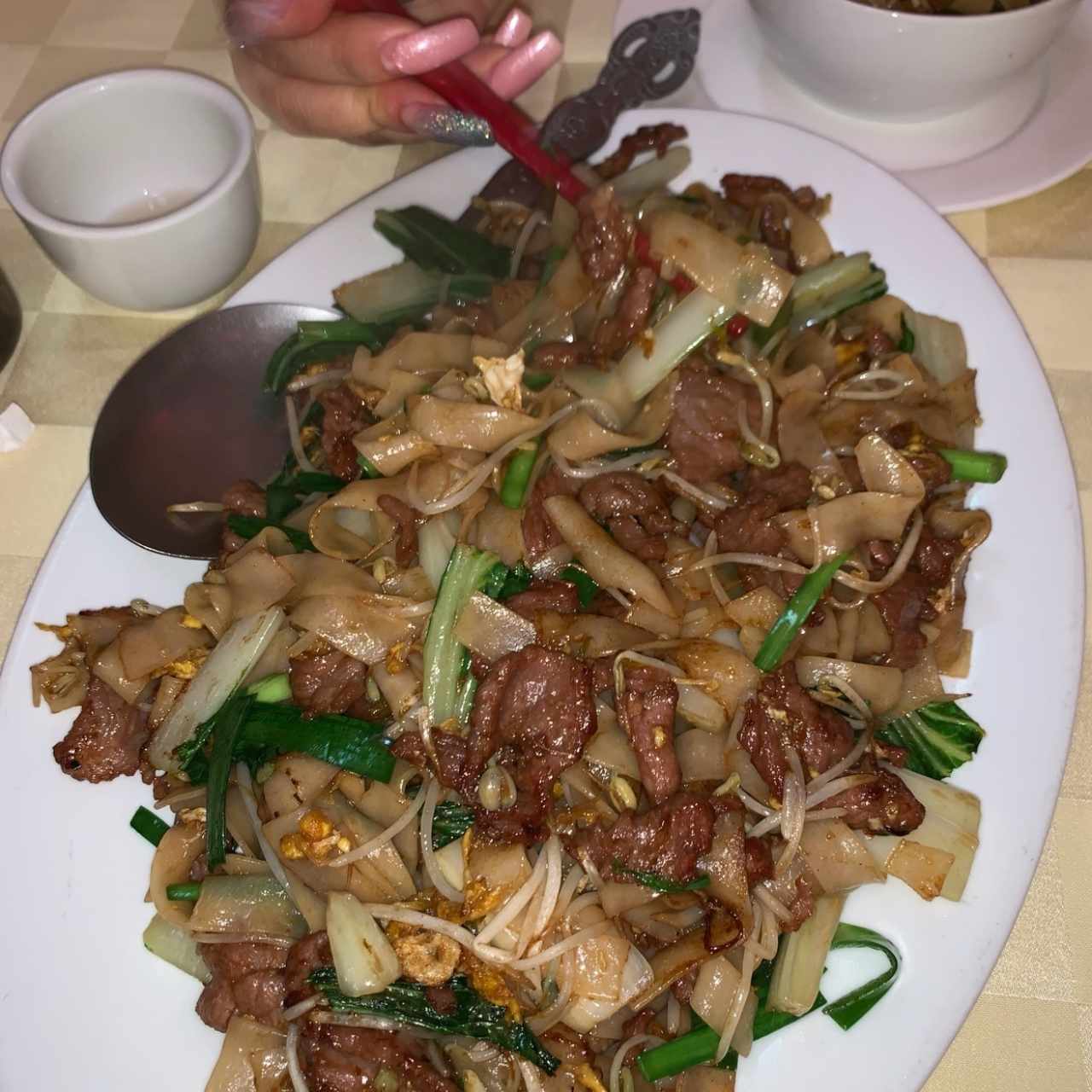 fideos de arroz con lomito