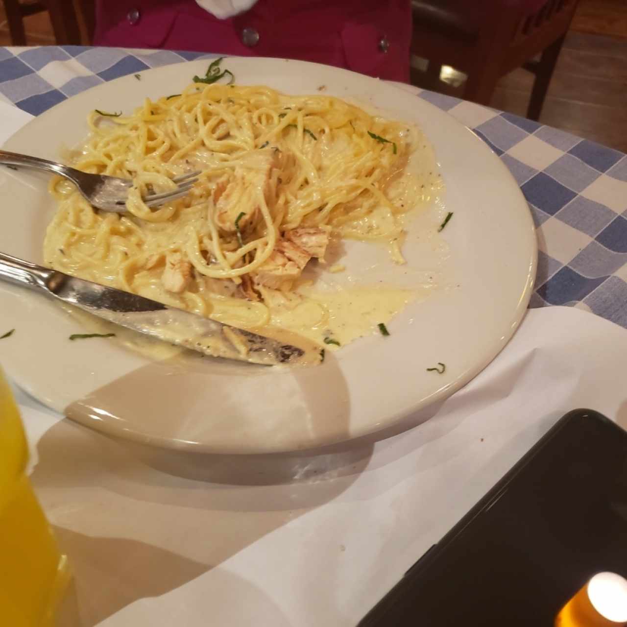 SPAGHETTI ALFREDO CON POLLO
