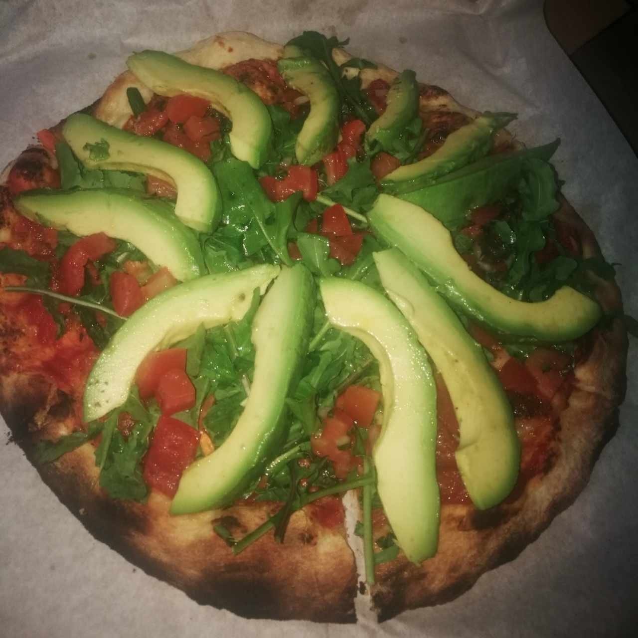 Pizza Arúgula y Aguacate