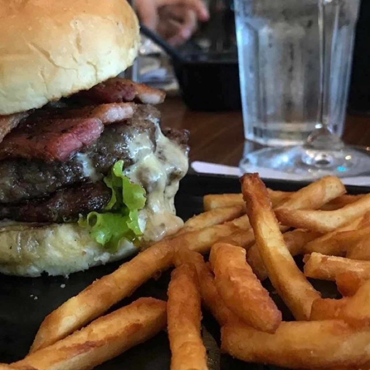 Ms Famous double eagle Cheeseburger