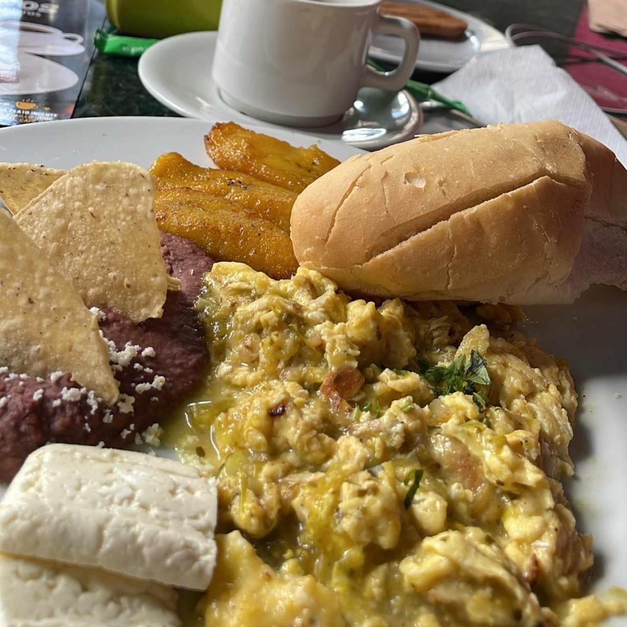 100% Mexicanos - Huevos al Albañil