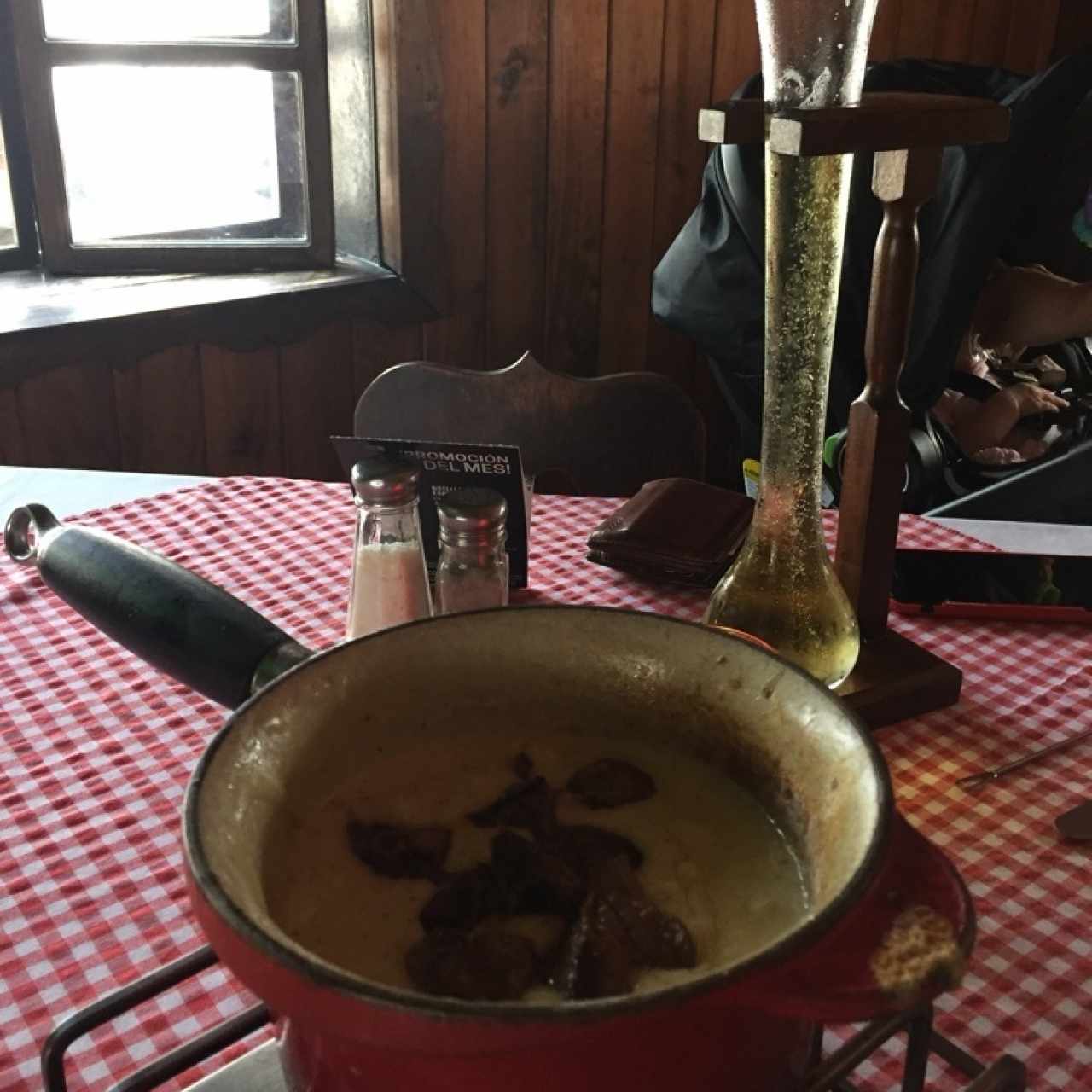 fondue de queso con lomito