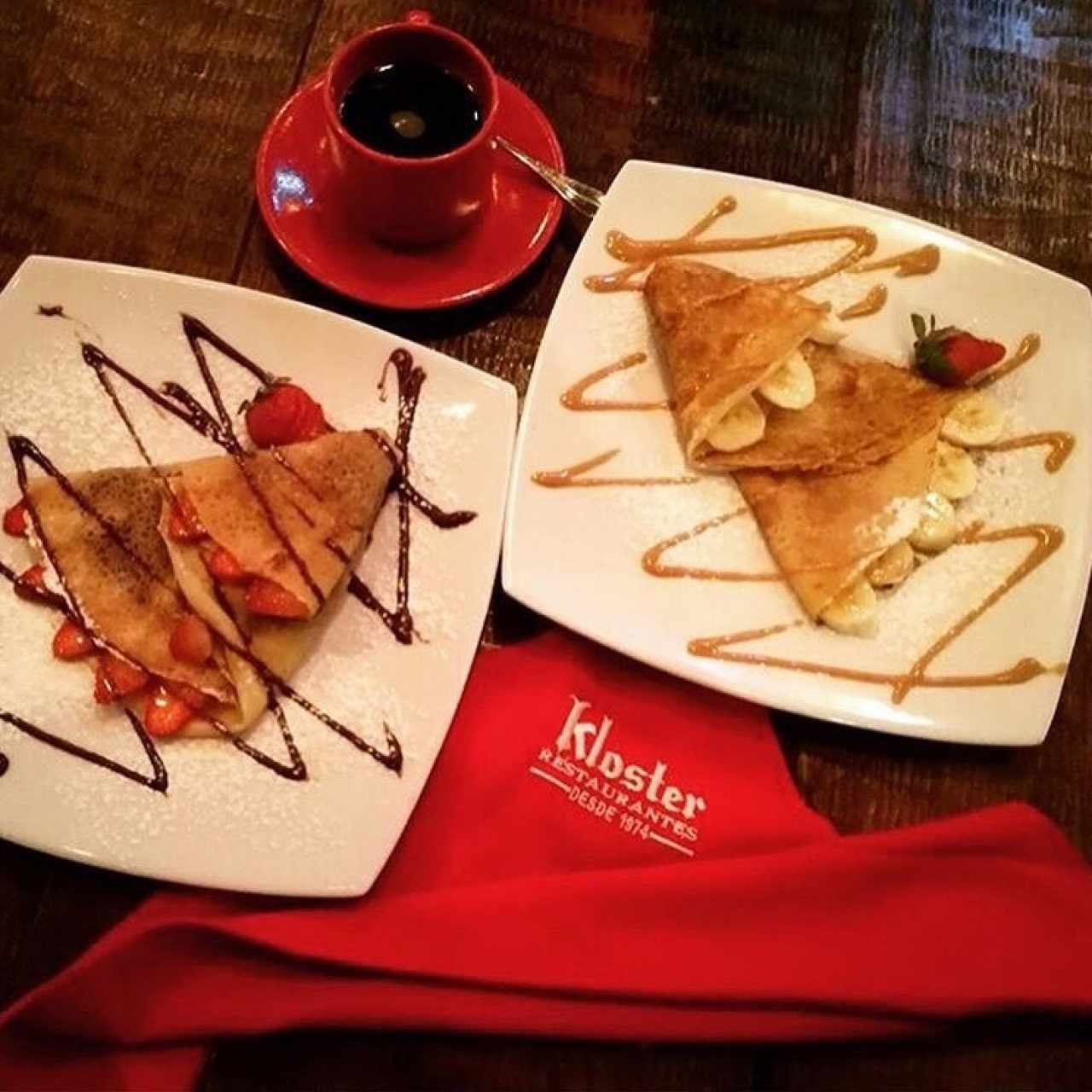 crepas flameadas de fresa-nutella y banano-dulce de leche