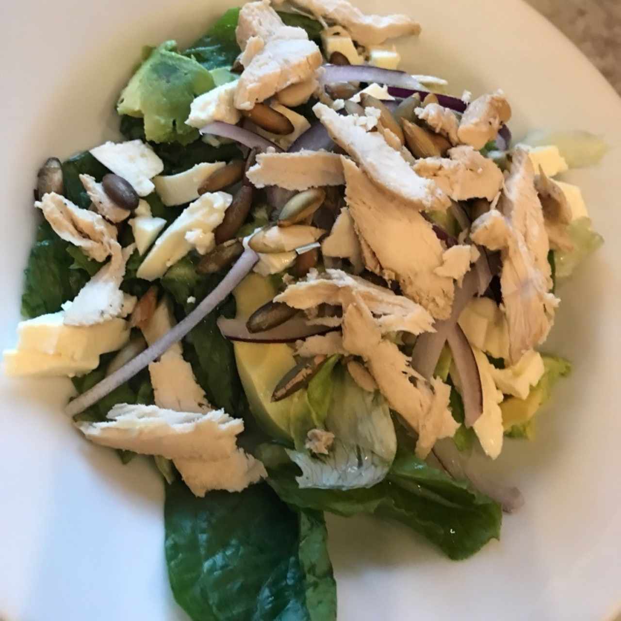 Ensaladas - Aguacate y Pepitoria