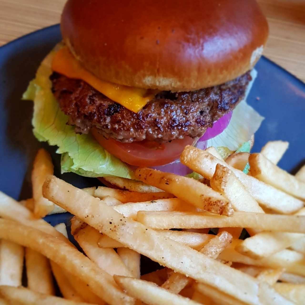 REAL BURGERS - Classic Cheddar Burger