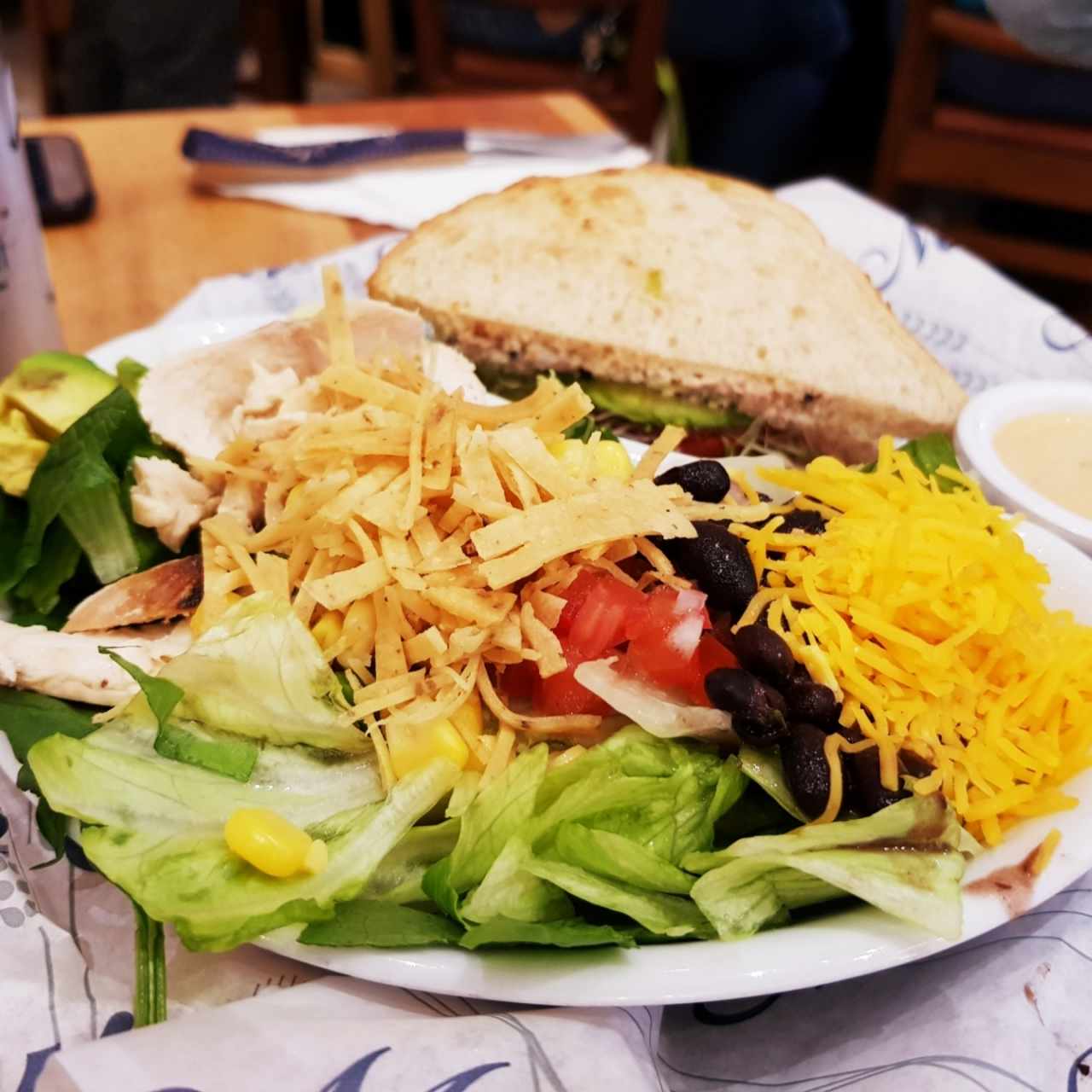 Dos de Tres con Sandwich de Atún y Ensalada Santa Fe