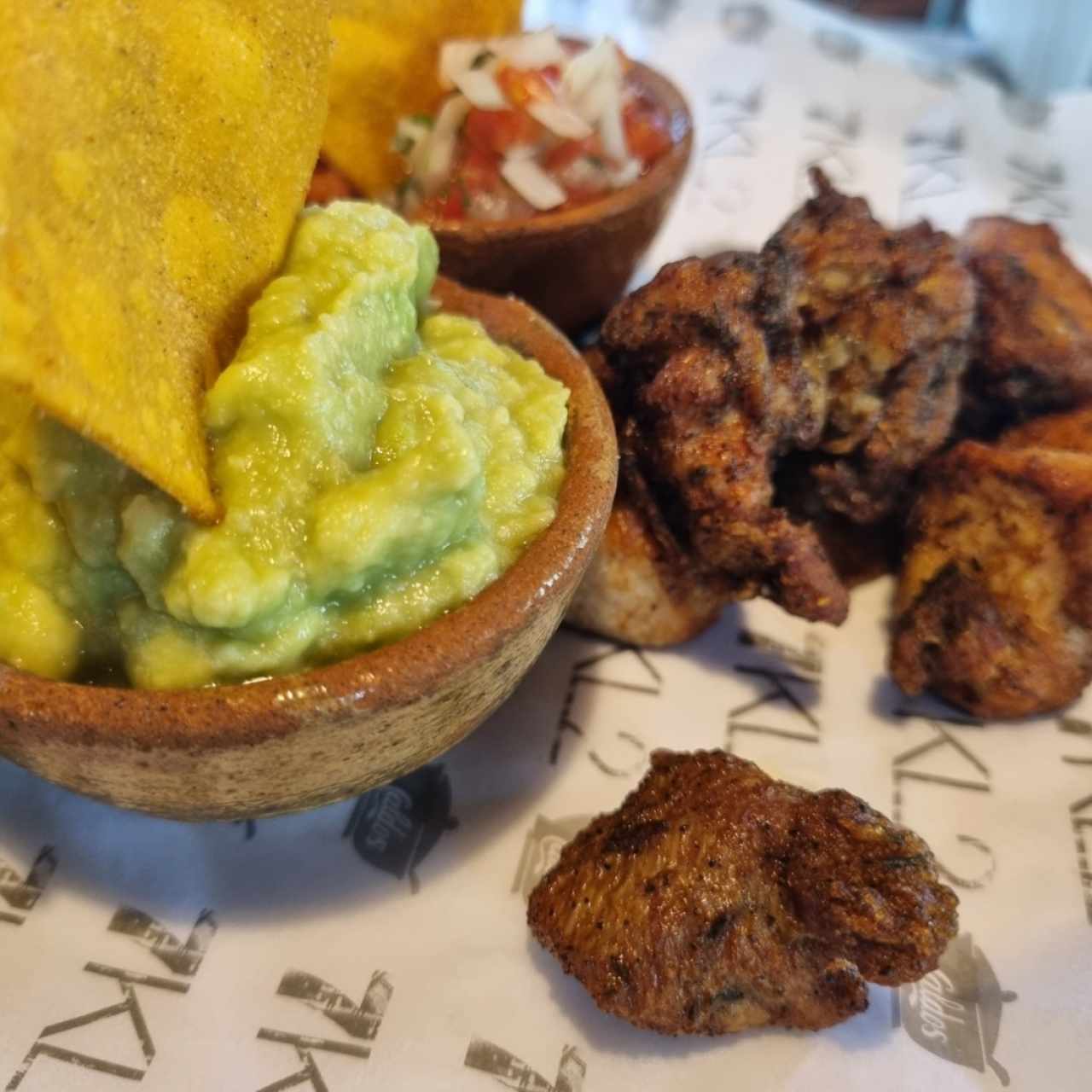 chicharrones y carnitas