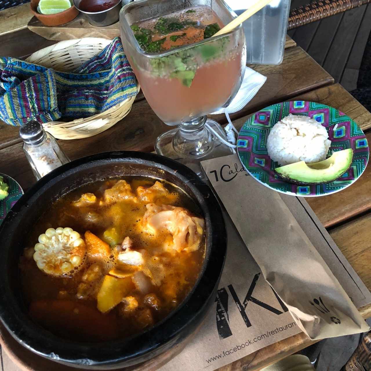 Caldo de pata de res