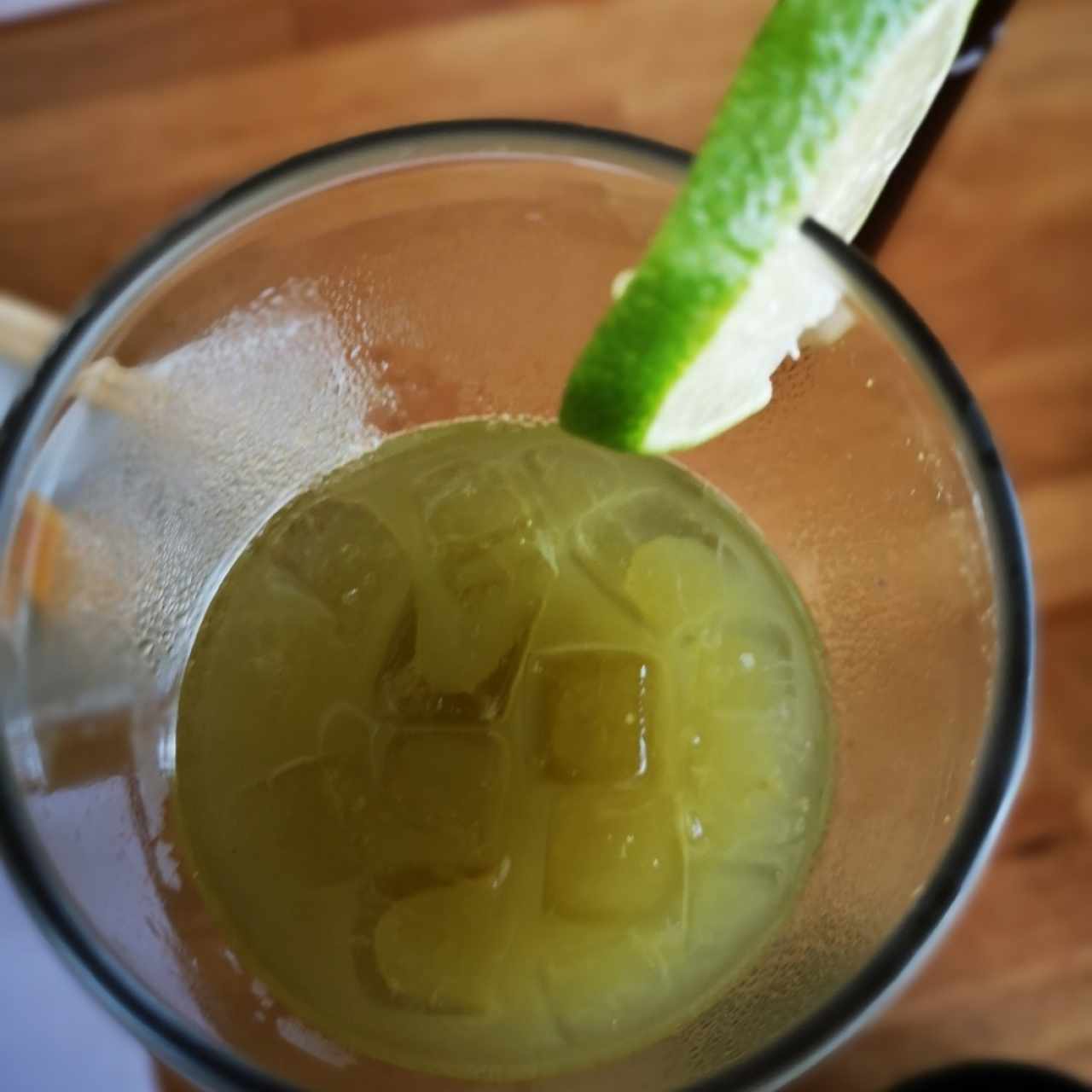 té verde frío