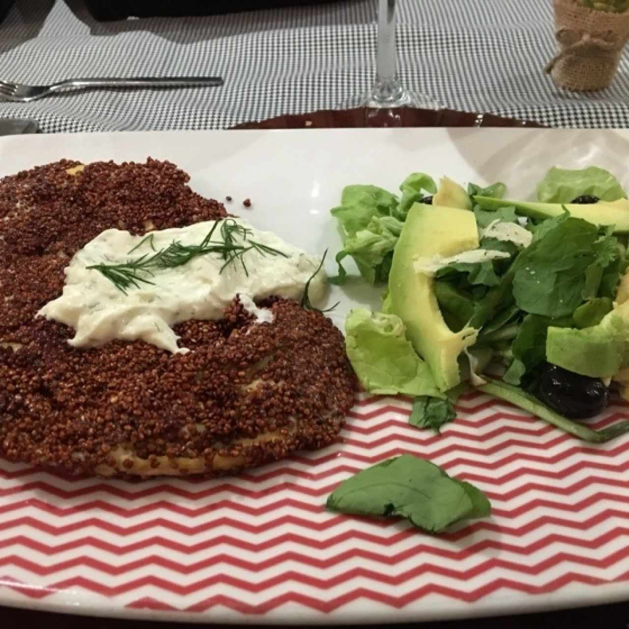 pollo con costra de quinoa