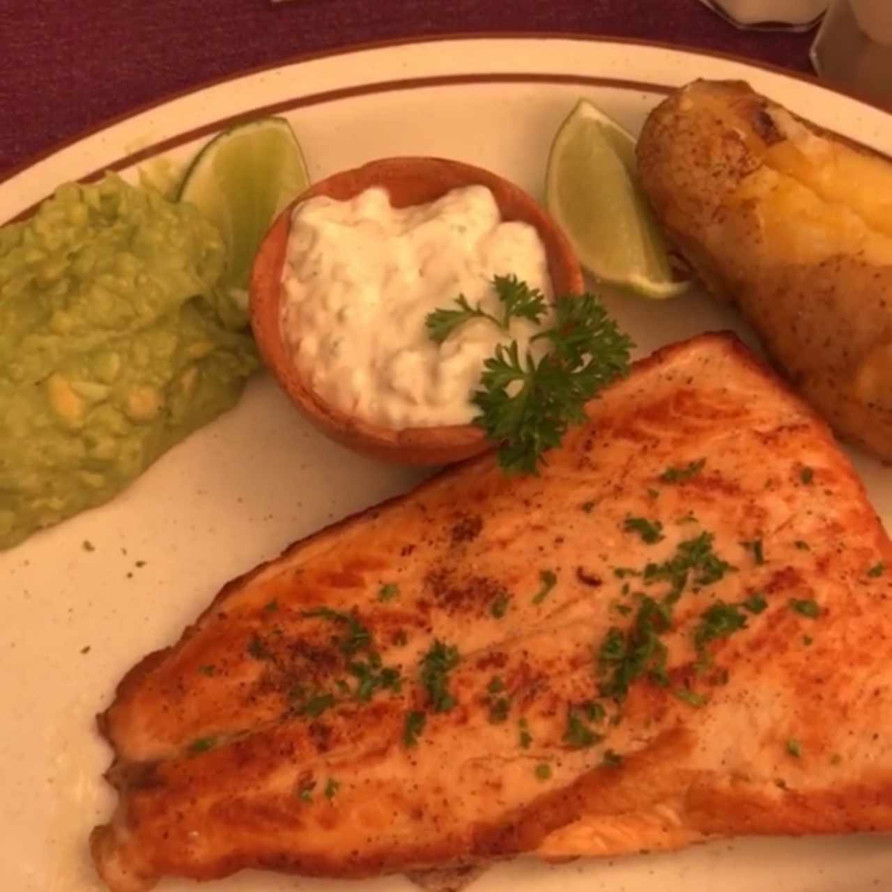 Salmón noruego a la parrilla