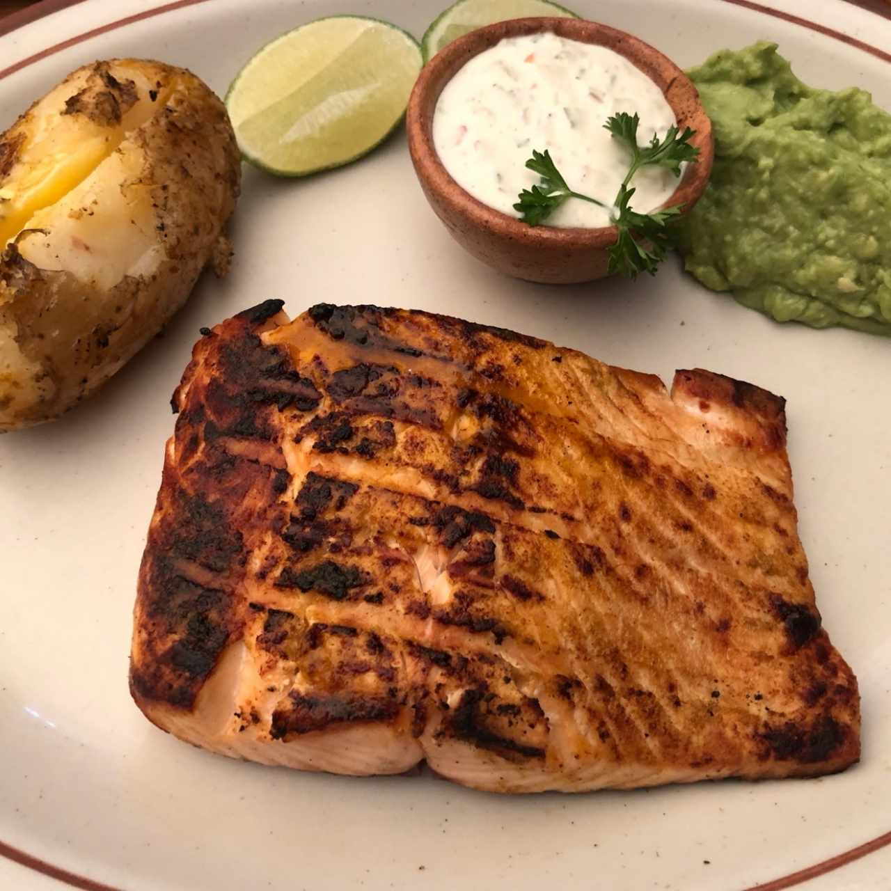 Salmón noruego a la parrilla