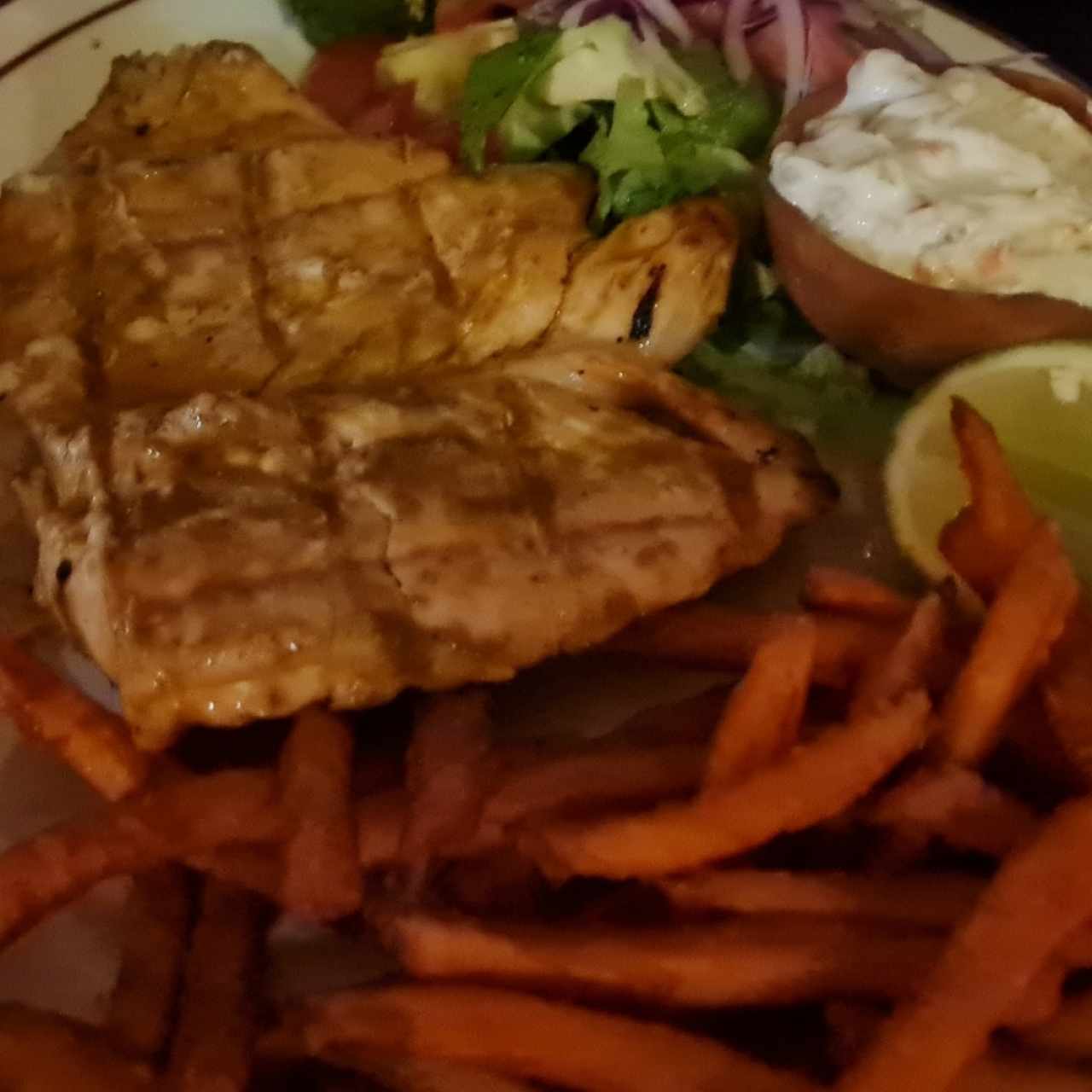 Salmón noruego a la parrilla