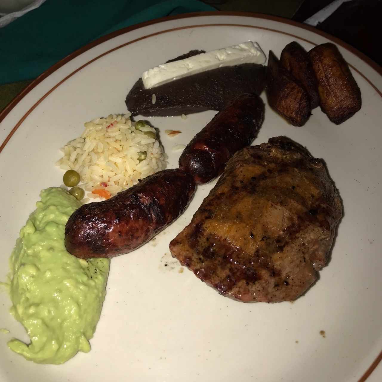 Plato típico con Puyaso
