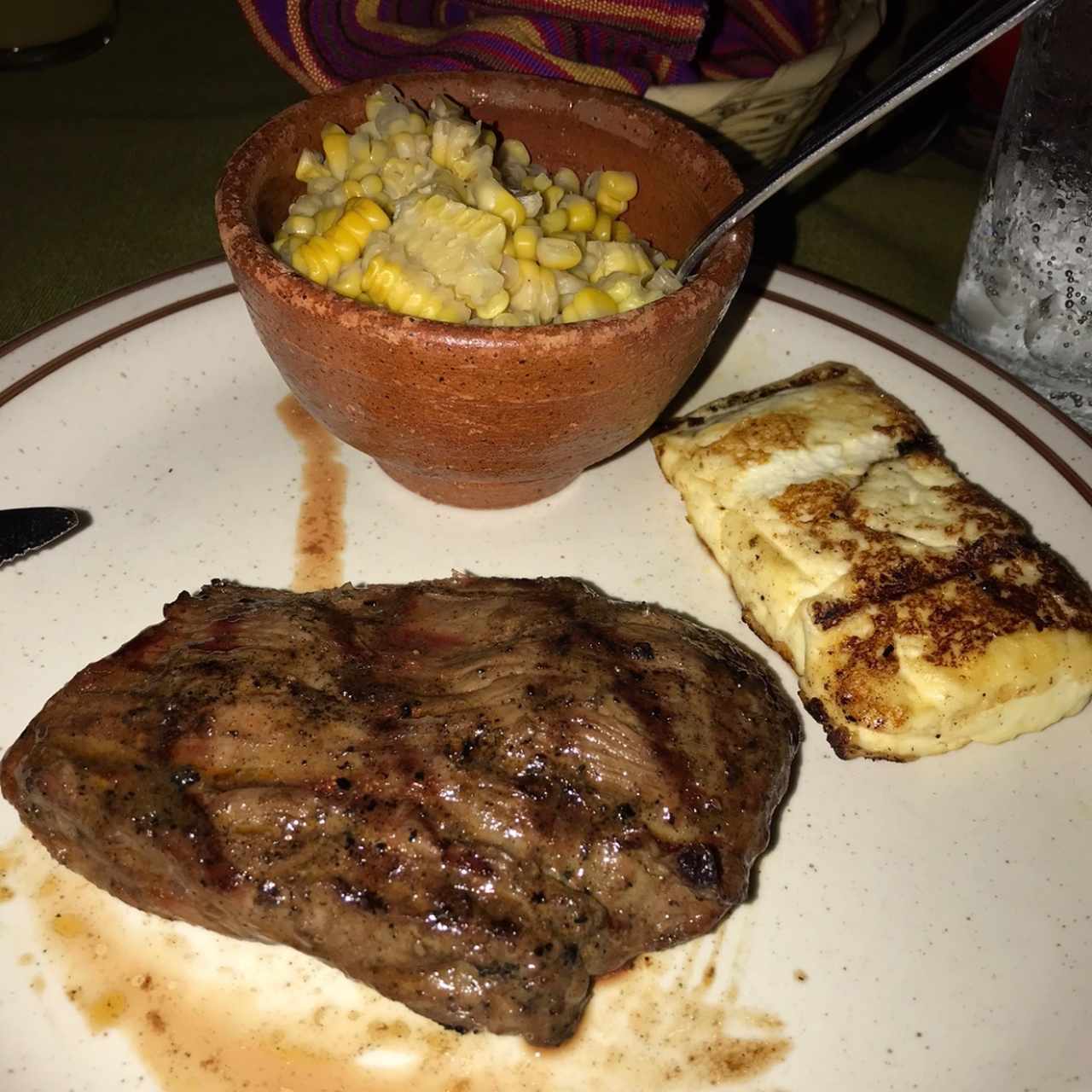 Arrachera 6oz con elote y queso